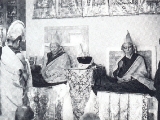 十四世达赖尊者的两位伟大经师——至尊嘉杰林仁波切（左）及至尊嘉杰赤江仁波切（右）