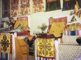 藏传佛教大师——至尊嘉杰赤江仁波切（左）和至尊宋仁波切（右）在甘丹萨济寺。