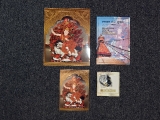 नेपालीमा पुरा सेट: 8R कार्ड, सानो पुस्तक, 5R कार्ड, पर्चा र लकेट ।